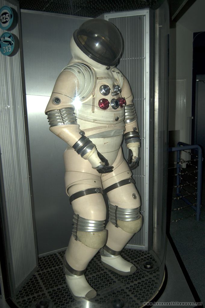 2010_Day_05-01A-Spacesuits-DSC_9451.JPG
